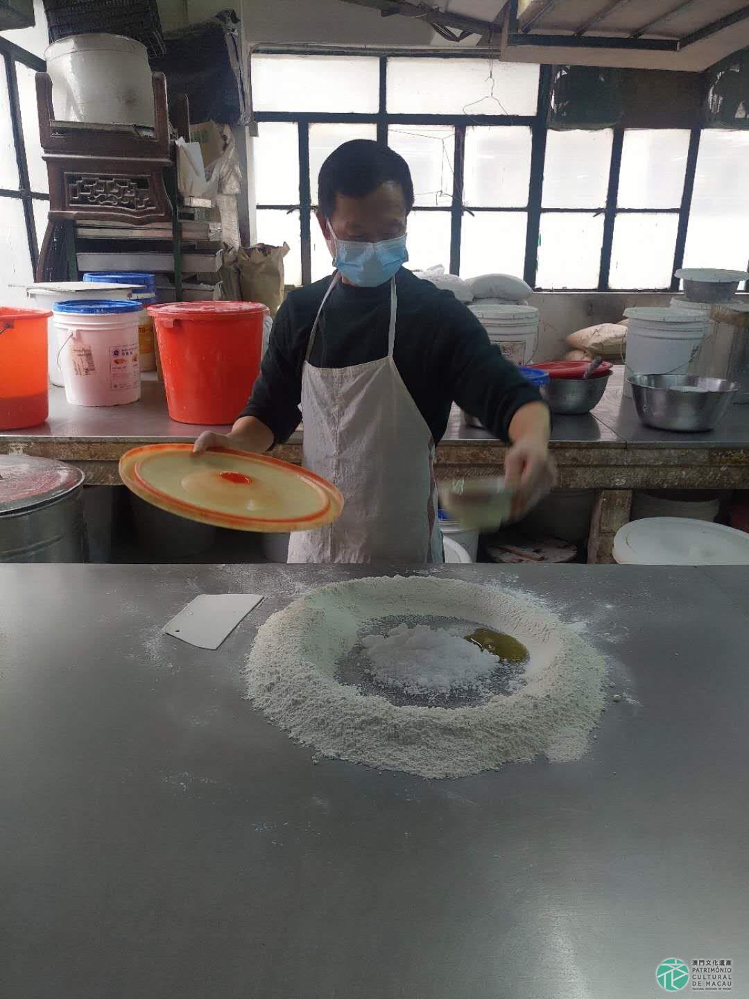 Pastelarias chinesas proibidas de vender bolos com a forma da