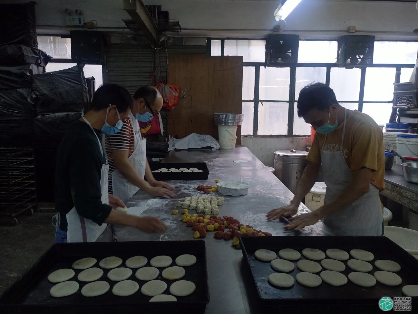 Pastelarias chinesas proibidas de vender bolos com a forma da
